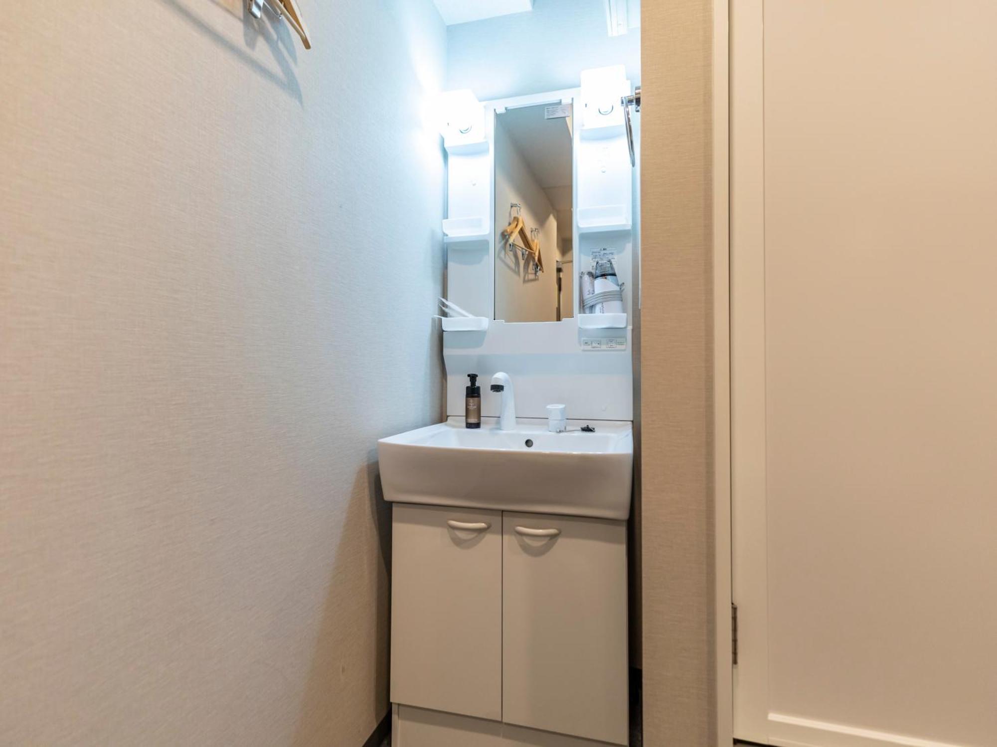 Tabist Unihotel Midosuji Hommachi Osaka Exteriör bild